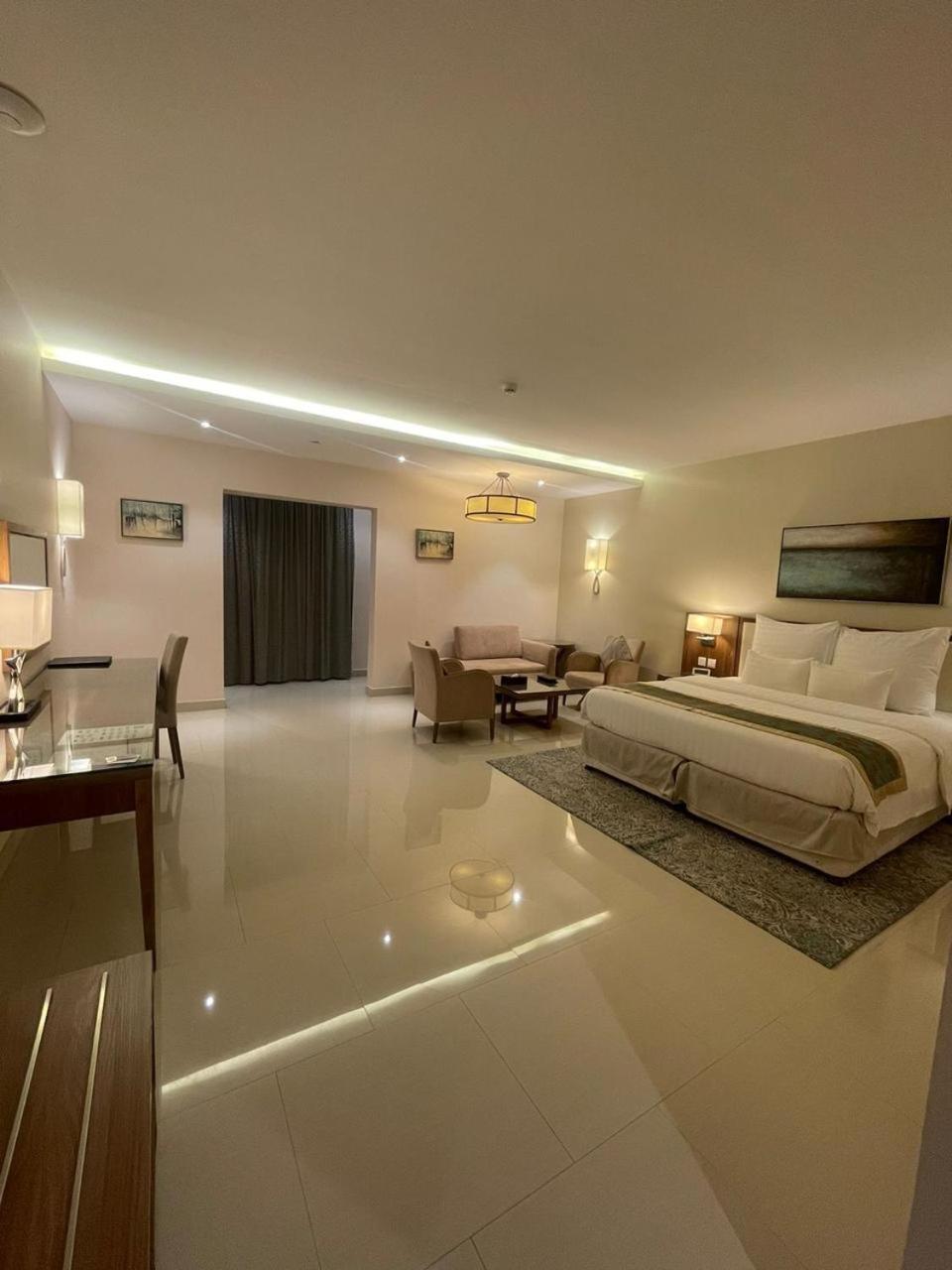 Best Western Plus Buraidah Exterior photo