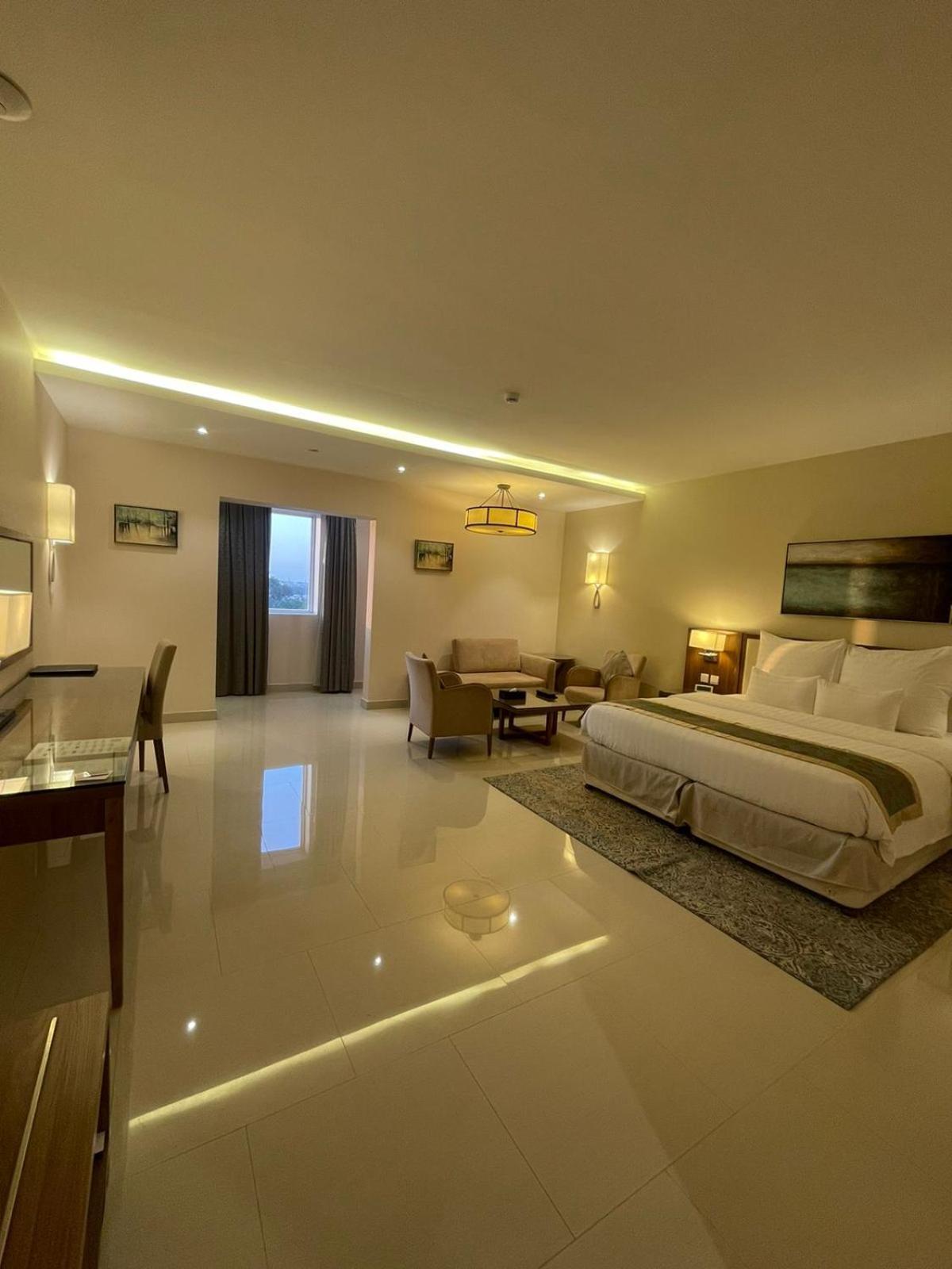 Best Western Plus Buraidah Exterior photo